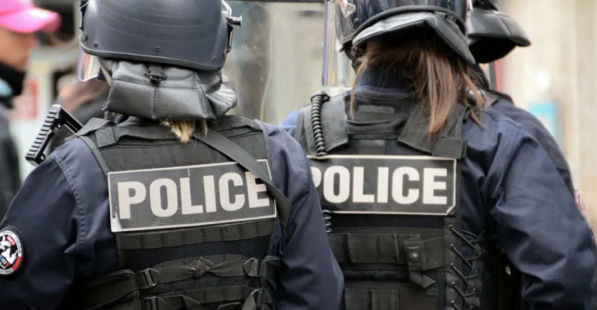 Kvůli střelbě ve škole zadrželi Francouzi další osobu