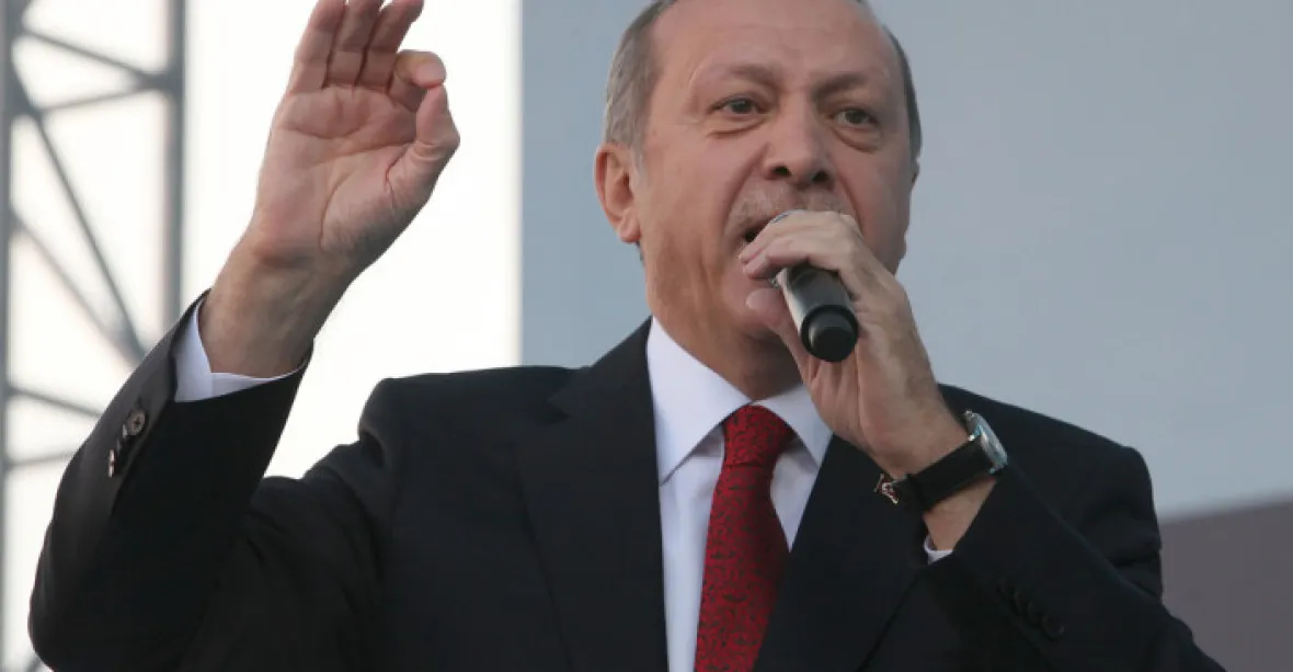 Erdogan: Trest smrti obnovíme, dá-li Bůh. Bránit tomu nebudu