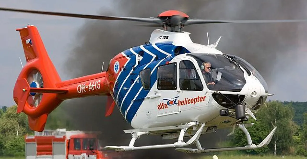 Ministerstvo má zaplatit pokutu kvůli tendru na záchranářské vrtulníky
