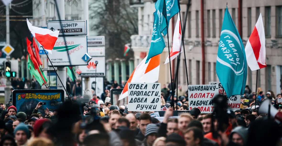 Nepokoje v Bělorusku: Policie zatkla během demonstrace stovky lidí