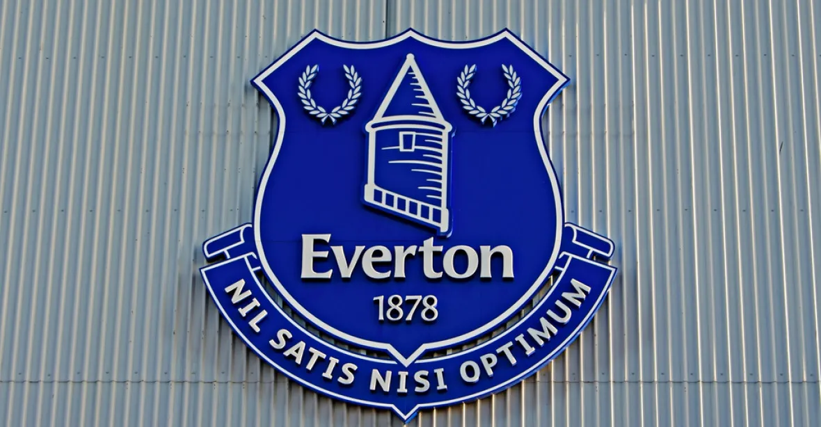 Fotbalový Everton zakázal vstup redakci deníku. Nazvala hráče gorilou