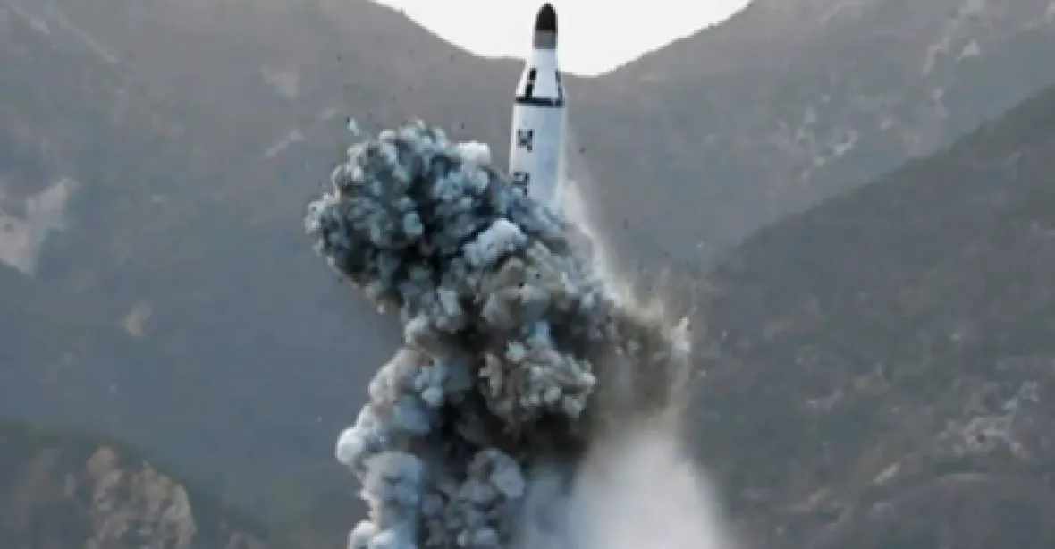 Tohle Kimovi nevyšlo: raketa explodovala pár sekund po odpálení