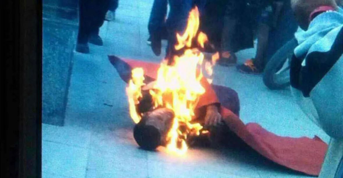 V Číně se na protest zapálil tibetský mnich