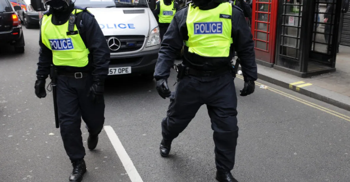 V Anglii zadrželi šest lidí podezřelých z terorismu