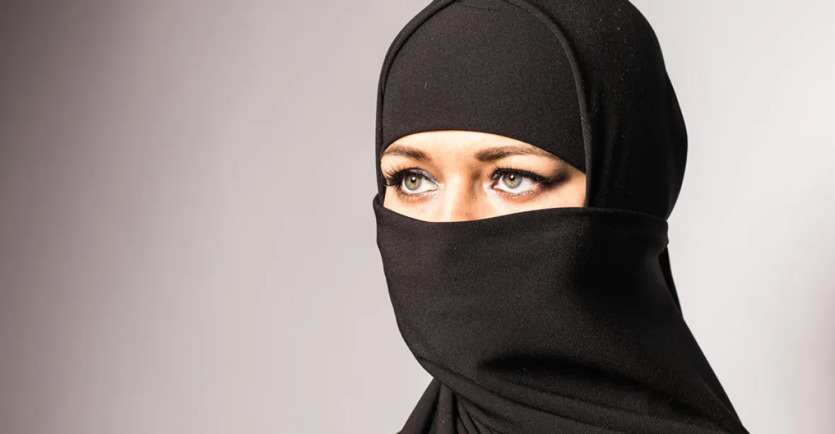 V Německu zakážou zaměstnankyním státní správy nosit burku