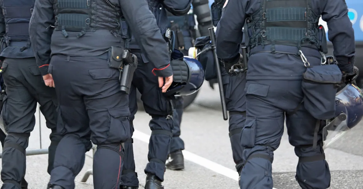 Protiteroristická operace ve Francii: Pět zatčených a těžké zbraně