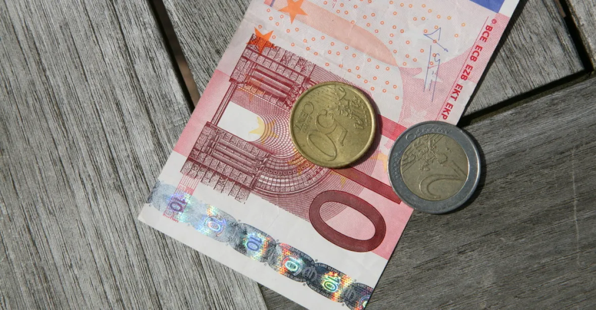 Příští vláda musí rozhodnout o zavedení eura, říká Sobotka