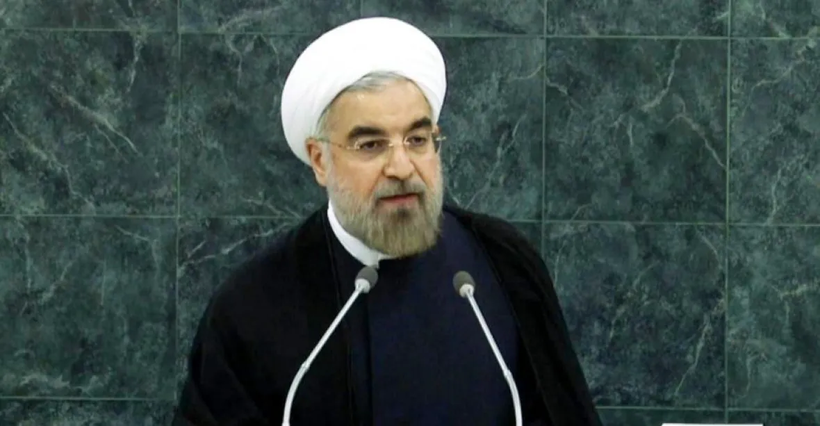 Íránci si opět zvolili za prezidenta Rúháního