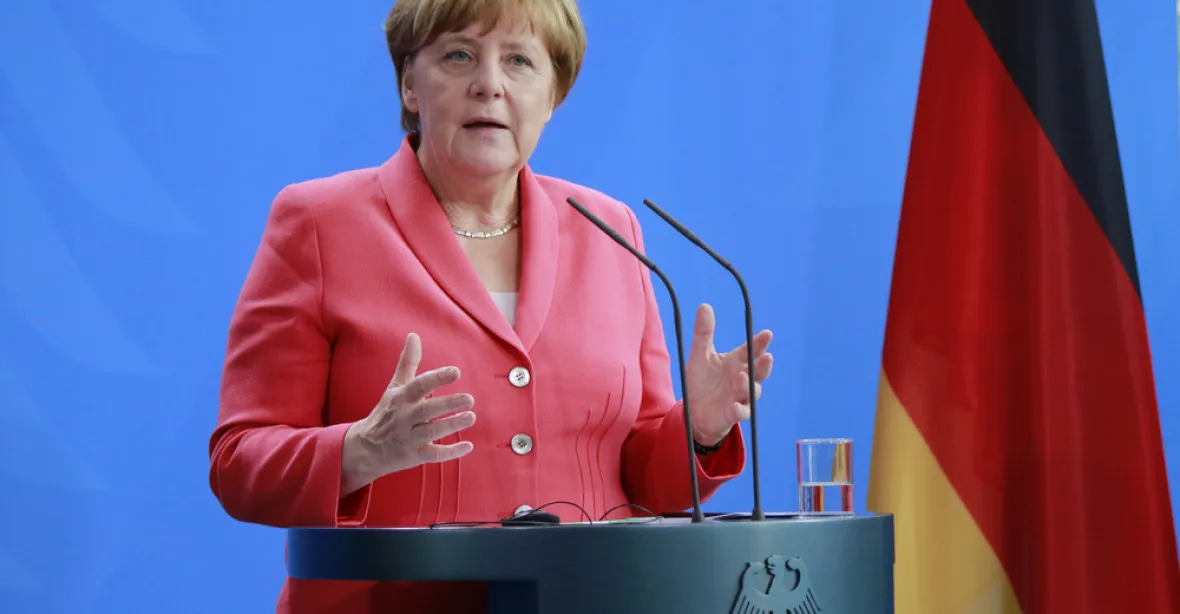 Merkelová slíbila Porošenkovi podporu k ukončení války
