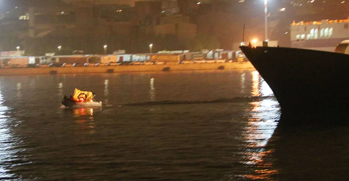 VIDEO: Radikálové vybírají peníze na útoky proti lodím s uprchlíky
