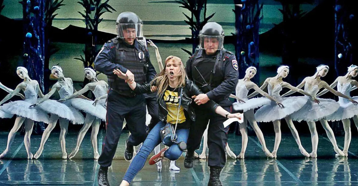 Takové normální zatýkání. Fotokoláž z Ruska obletěla svět