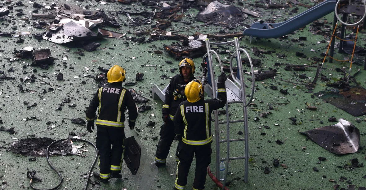 Londýnští záchranáři: Bezprecedentní, nic takového jsme nezažili