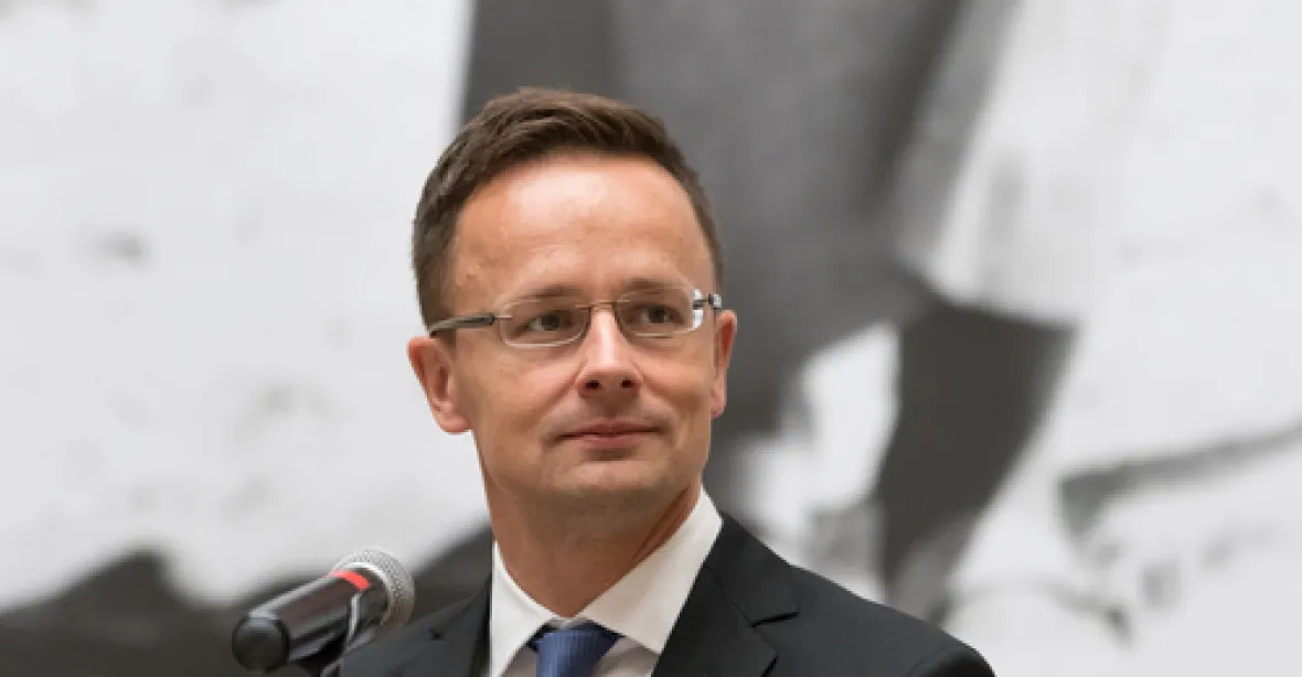 Maďarský ministr zahraničí: Brusel Česko, Polsko a Maďarsko vydírá