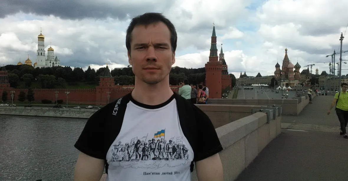 Ruského opozičního aktivistu odsoudili za předčítání ústavy
