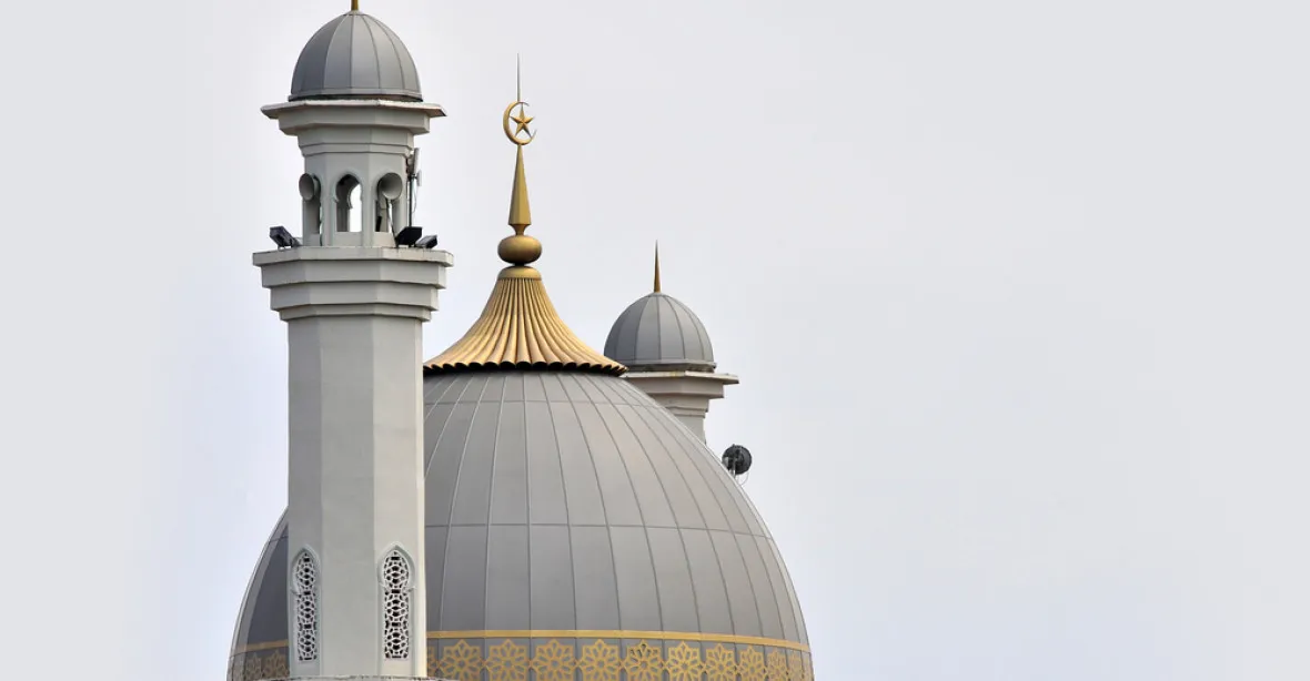 Nová mešita: muslimové se modlí se ženami i homosexuály