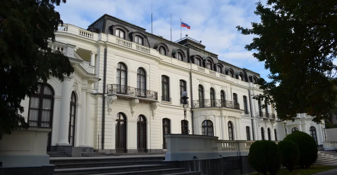 Zemanův Zbytek pronajímá nacionalistům vilu ruské ambasády