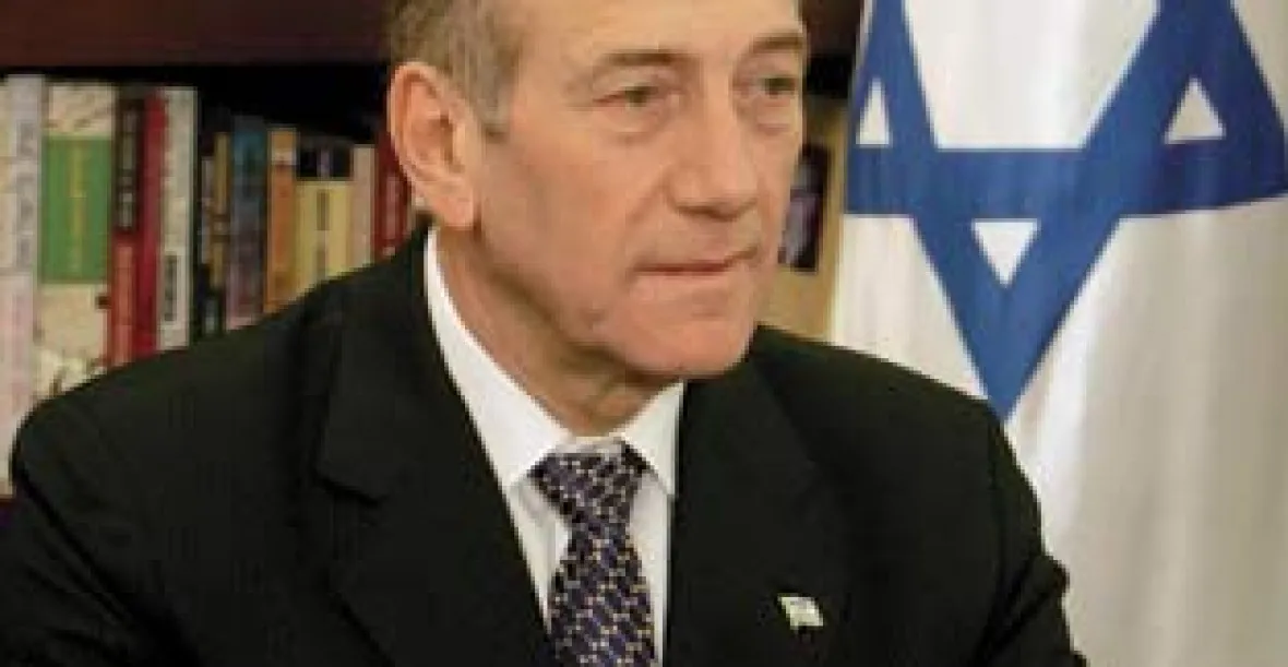 Izraelský expremiér Olmert byl předčasně propuštěn z vězení
