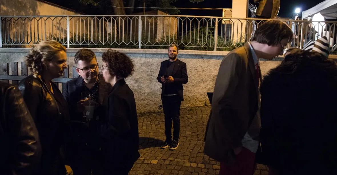 Faux pas ve Varech: Babišovi lidé nebyli vpuštěni na večírek