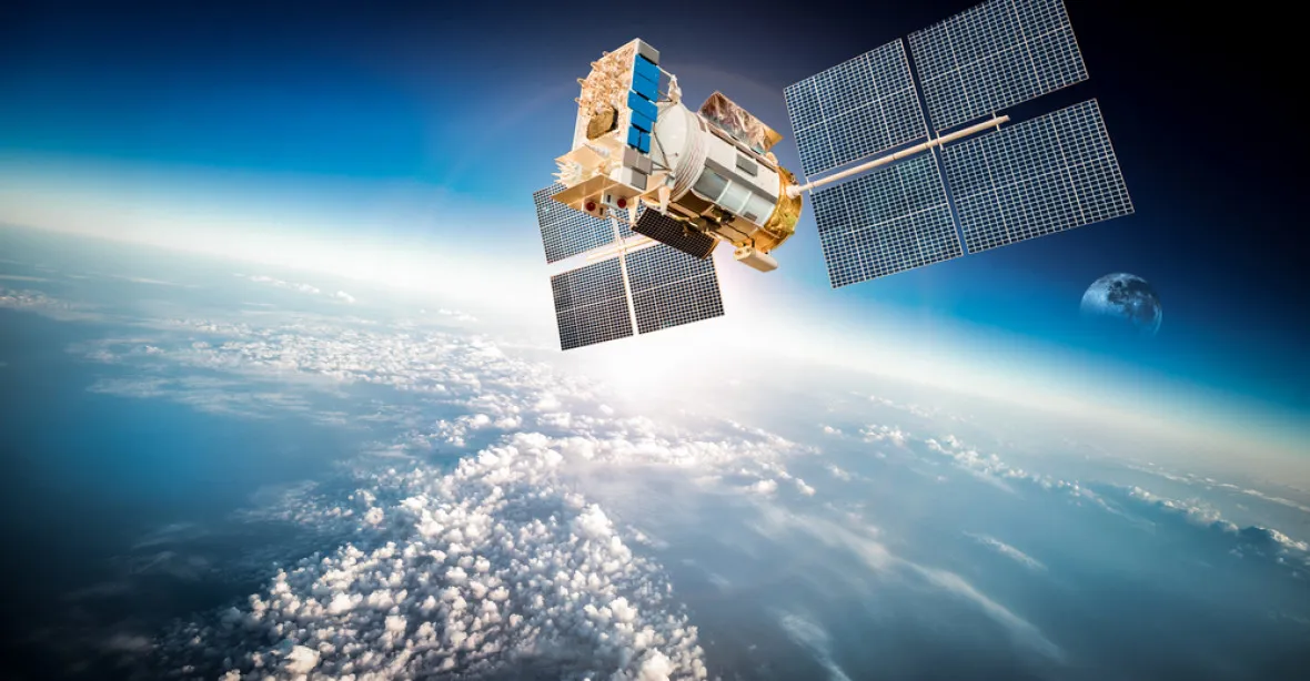 Slovenská družice má dva týdny po začátku mise technické problémy