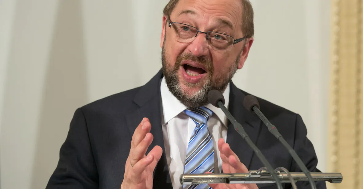 Kandidát na kancléře Schulz žádá postih států EU ignorujících solidaritu