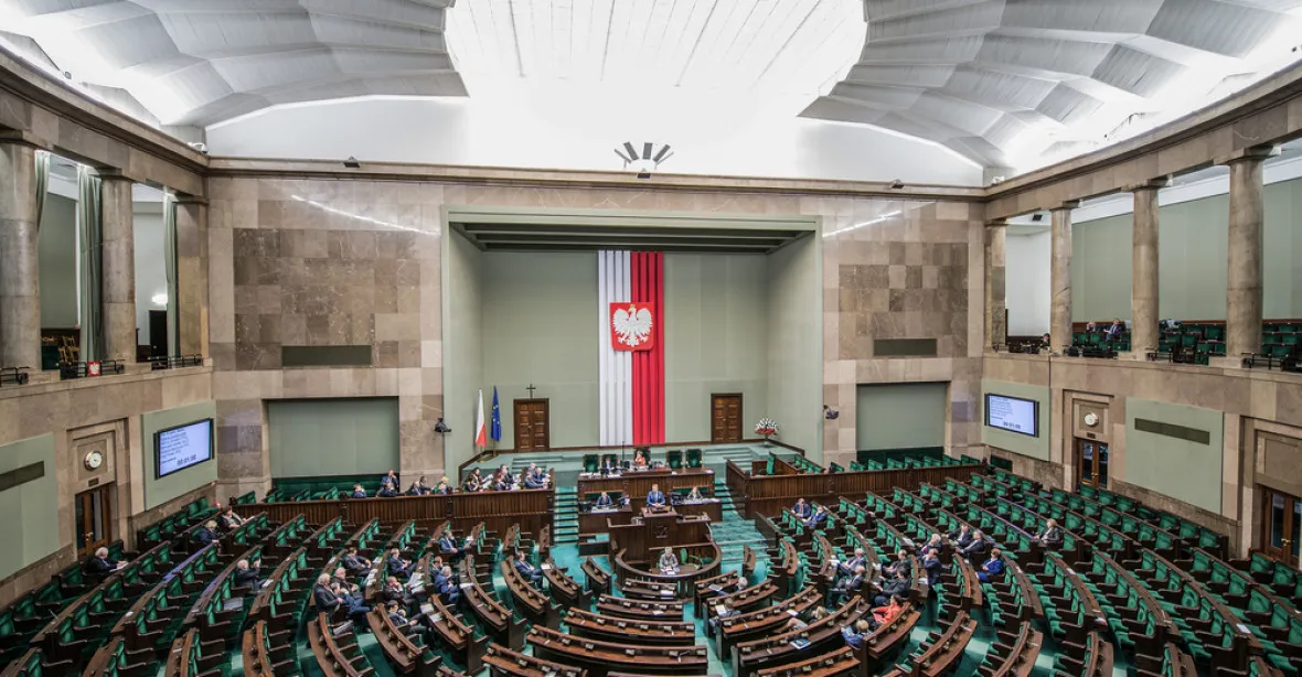 Proti přání unie: Polský parlament změnil zákon o nejvyšším soudu