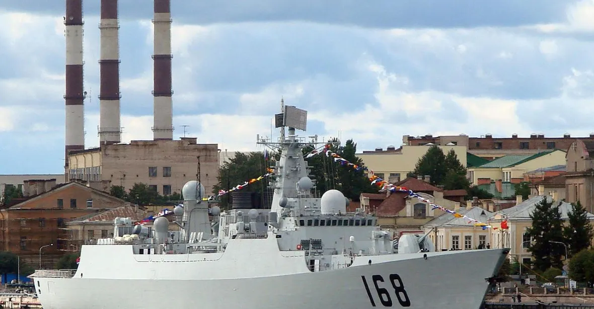 Čína přesunula své tři válečné lodi do Baltského moře