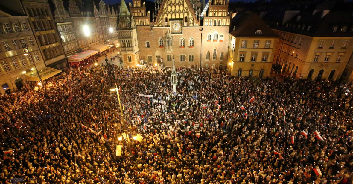 Bruselské ultimátum Polsku: Máte měsíc na nápravu justiční reformy