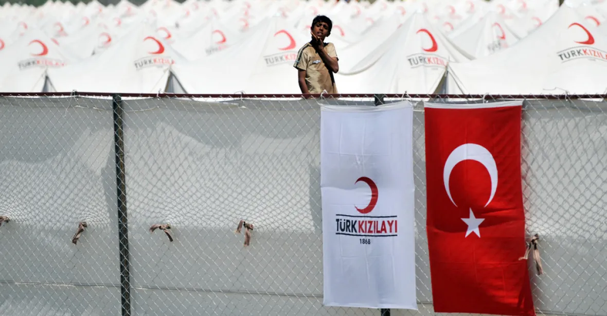 EU: V Turecku dostává finanční pomoc unie 850 tisíc uprchlíků
