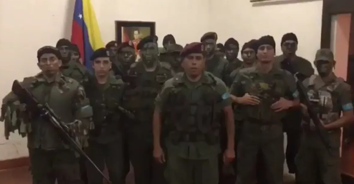 Občanská válka? Venezuelští vojáci vyhlásili rebélii proti socialistické vládě, ta povstání potlačila