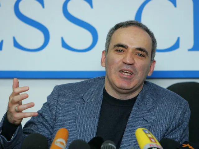 Legenda se vrací. Šachista Kasparov bude hrát proti světové špičce