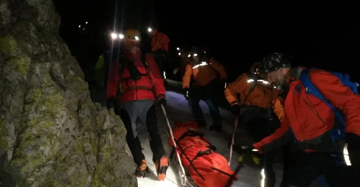Záchranáři do tří do rána pomáhali Češce, která spadla z Gerlachovského štítu