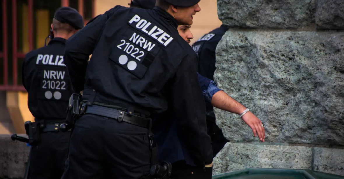 V Německu rozbili gang převaděčů, migranty pašovali i přes Česko