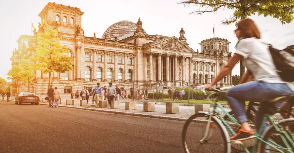Němci přesedají na kola. Vláda schválila rozvoj cyklodopravy, Německo se chce stát „zemí kol“