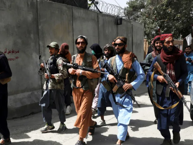 Tálibánci zabili populárního zpěváka, Afghánci se bojí tvrdého zákazu hudby