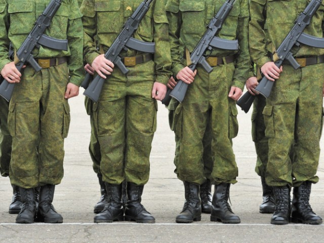 Rusko-běloruské manévry: Putin povolal statisíce vojáků, v akci byli i noví bojoví roboti