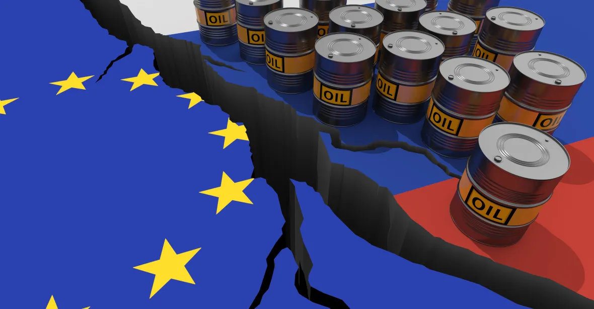 EU se před začátkem zákazu dovozu zásobuje ruskou naftou, píše Reuters