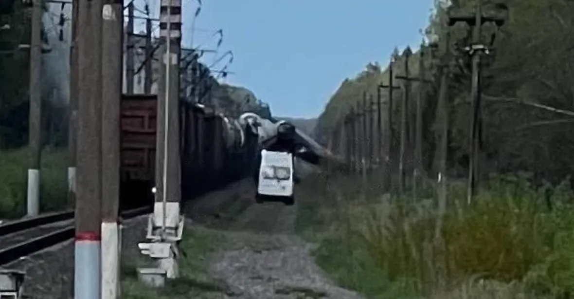 V ruské Brjanské oblasti znovu vykolejil nákladní vlak. Jednalo se „nelegální zásah“