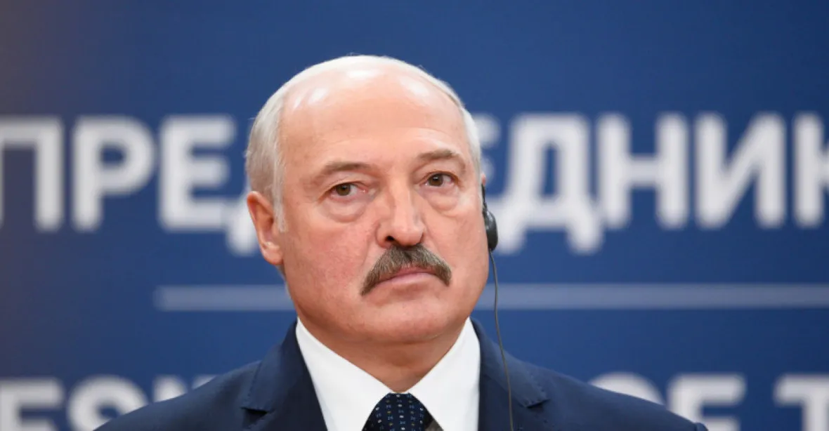 Lukašenko skončil údajně v nemocnici, jeho okolí je prý nakažené, tvrdí média