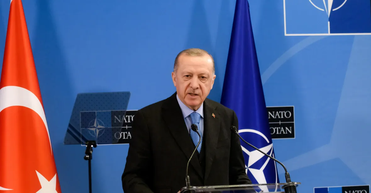 Erdogan chce Turecko v EU, než rozhodne o vstupu Švédska do NATO. Scholz to odmítá