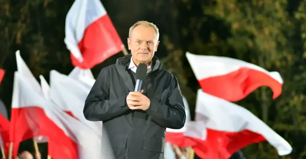 Polské volby sečteny. Vyhrálo vládnoucí PiS, zřejmě ale půjde do opozice