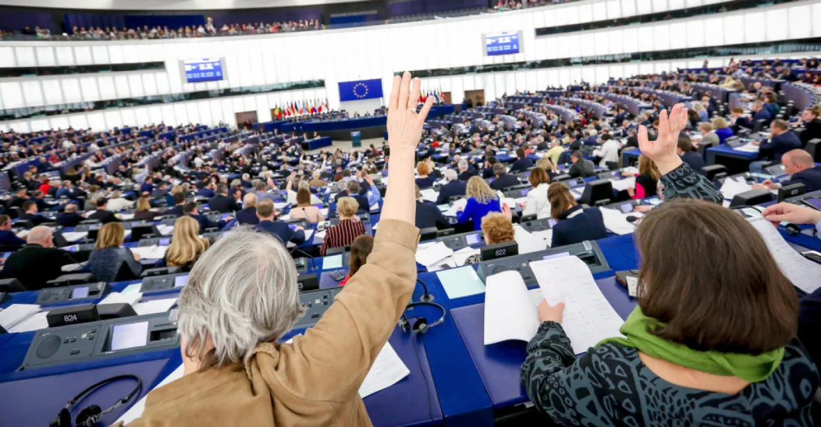 Zrušení práva veta neprojde, Rada EU to zablokuje, míní čeští europoslanci