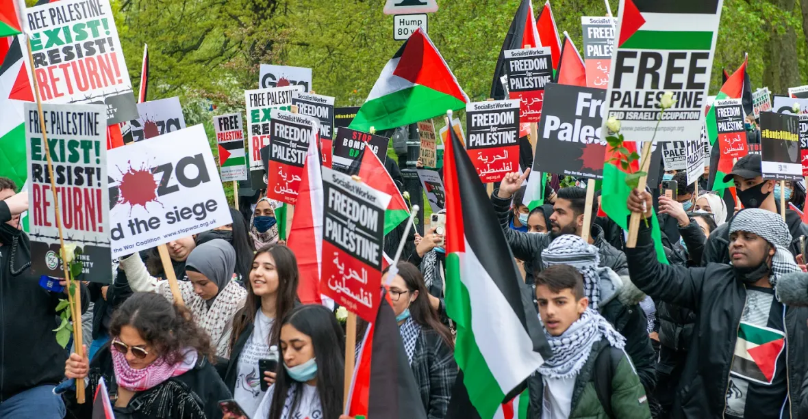 Rozbouřený Londýn: Město opět zaplnily davy bojující za zastavení izraelského bombardování Gazy