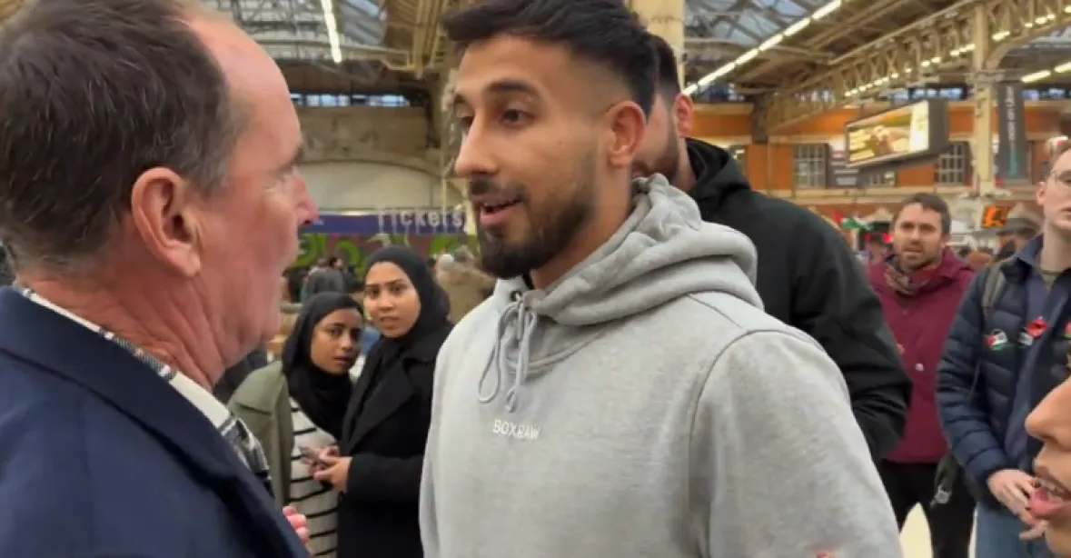 V Londýně přitvrzuje. Postarší pár je na Victoria Station napaden muslimy. Prchat musel i ministr Gove