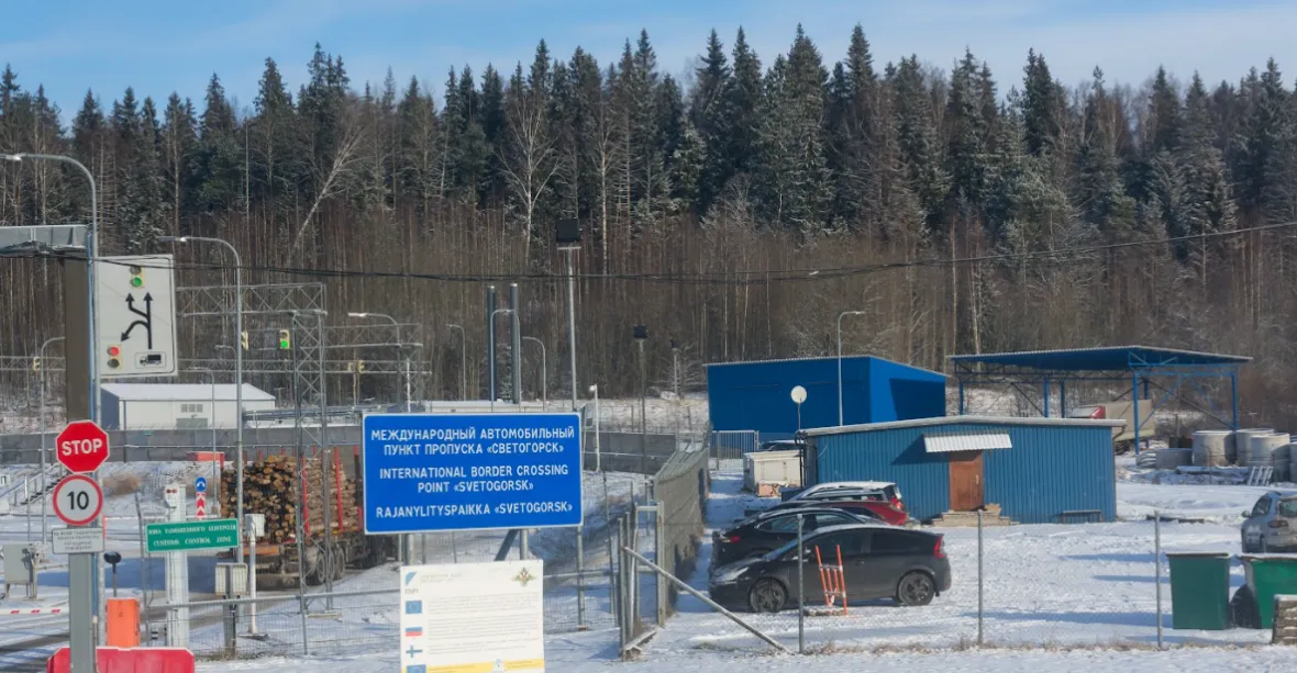 Finsko opět zavřelo hranici s Ruskem. Od čtvrtečního otevření tam přijelo přes 300 migrantů