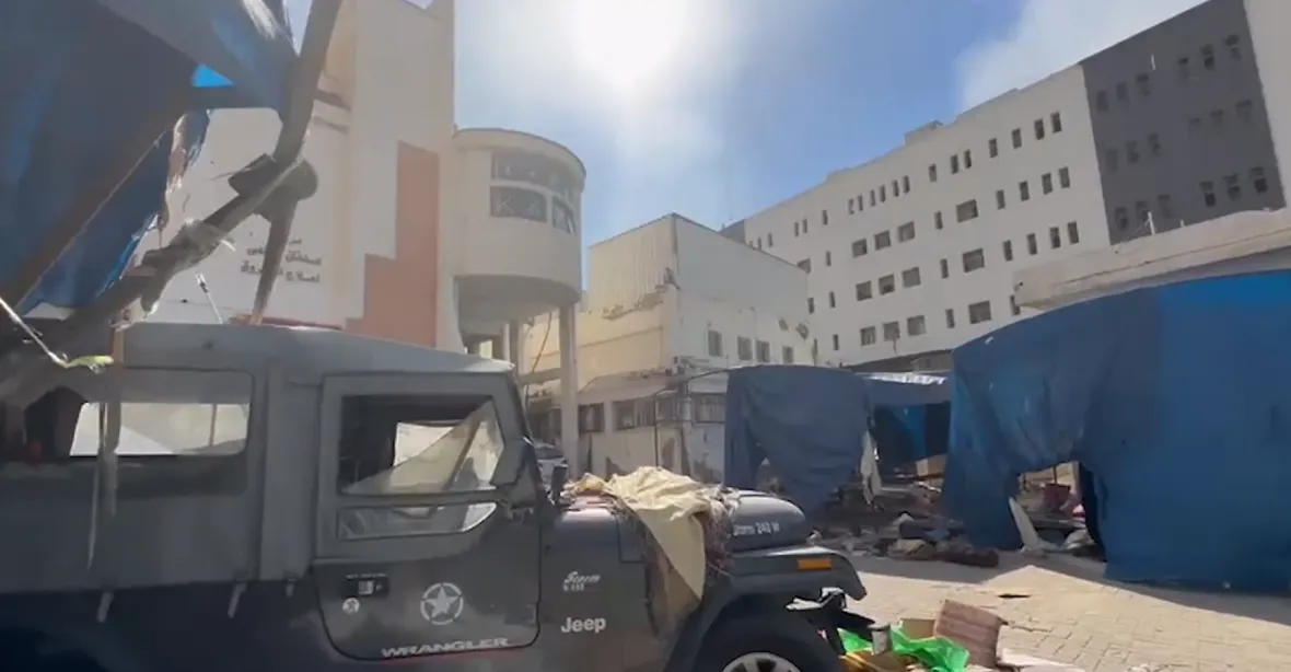 V největší nemocnici v Gaze měl Hamás velín, tvrdí američtí zpravodajci