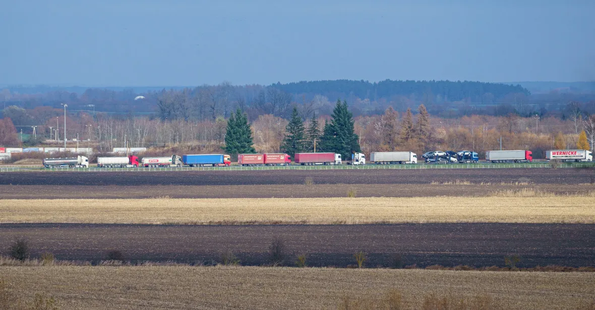 Polští zemědělci přerušili blokádu přechodu Medyka na hranici s Ukrajinou