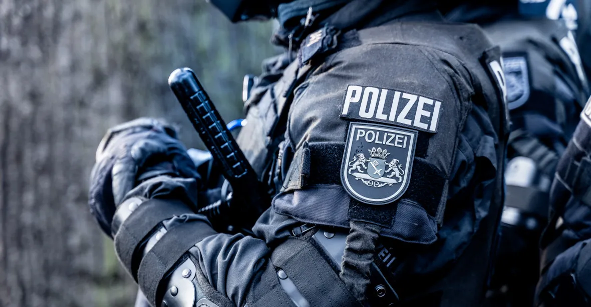 Střelec v Německu zabil čtyři lidi, včetně dítěte. Vraždil patrně bývalý voják