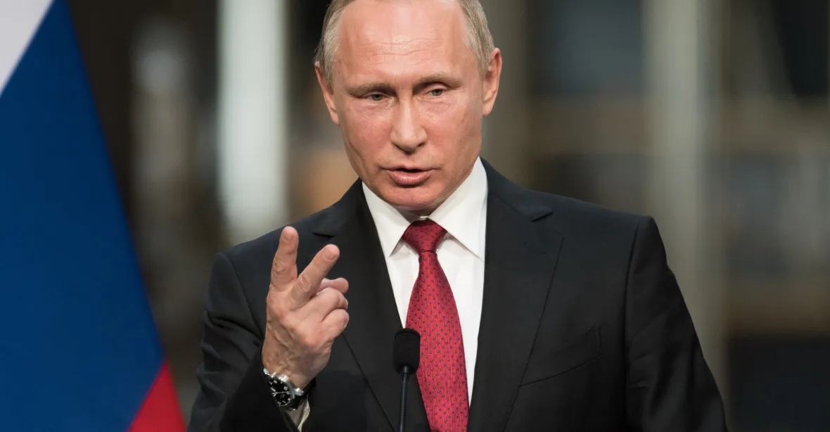 Putin zřejmě odepsal Krymský most. „Bude alternativní cesta,“ řekl na Rudém náměstí