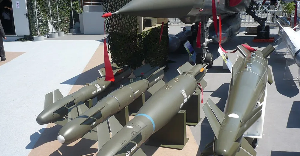 Ukrajinské stíhačky F-16 mají být vyzbrojeny nejnovějšími francouzskými naváděnými pumami Hammer AASM