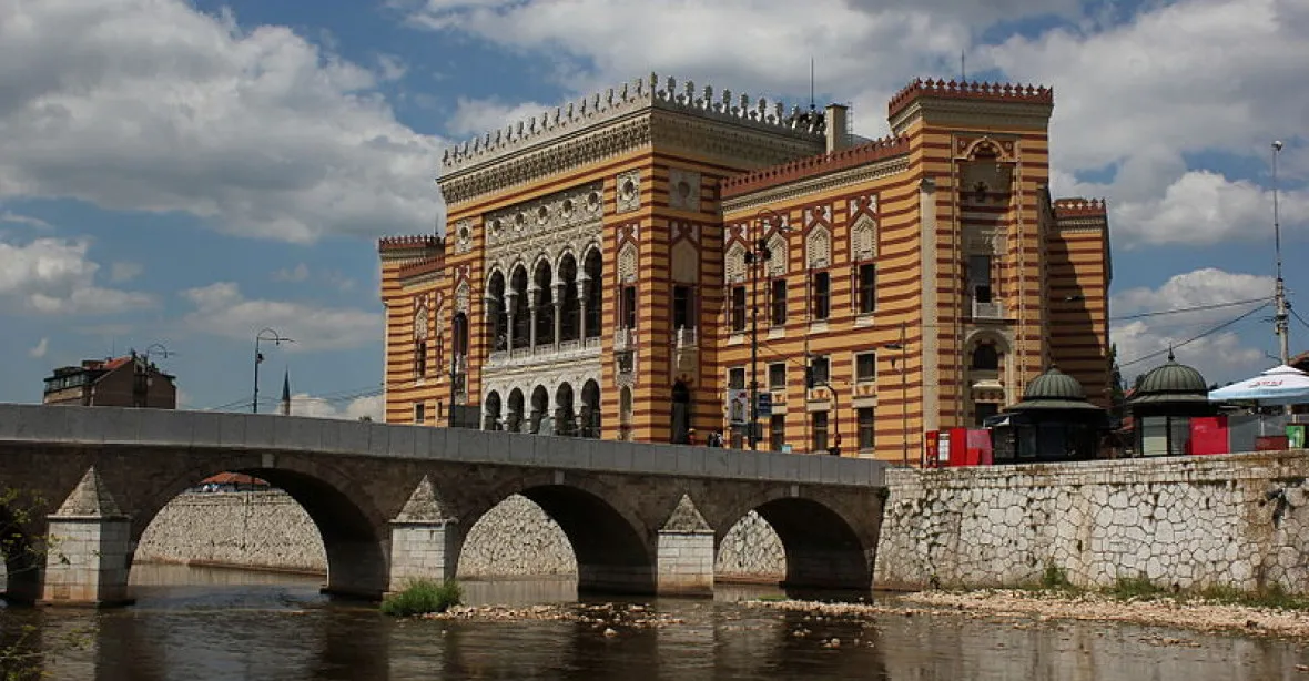 Sarajevská knihovna, symbol války, se po 20 letech otevřela